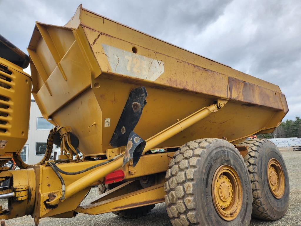 Cat 725 Haul Truck