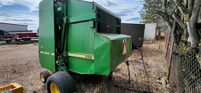 John Deere 535 Round Bailer