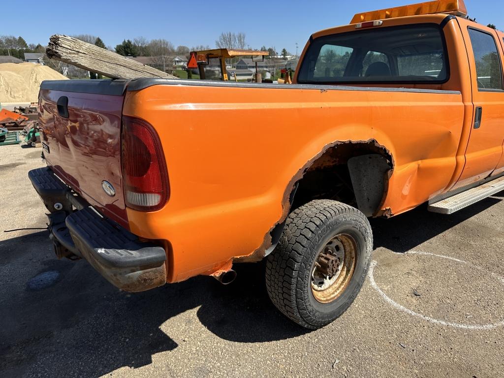 2000 Ford F-350 Pickup Truck