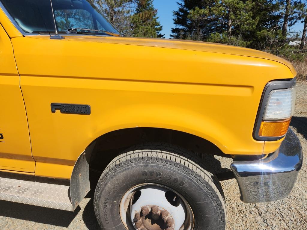 1995 Ford Super Duty Dump Truck