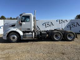 2017 Peterbilt 579 Day Cab Truck Tractor