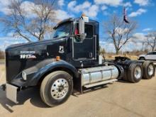 2013 Kenworth T800 Day Cab