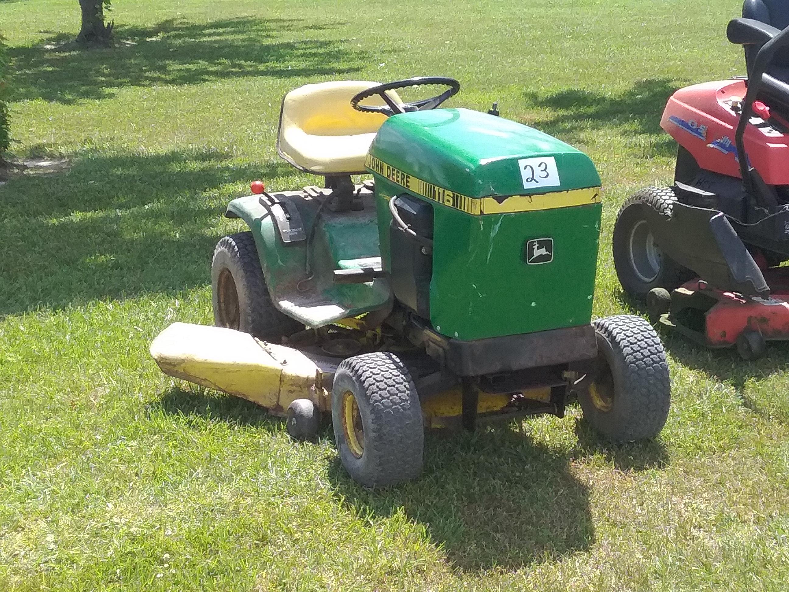 JD 116 RIDING MOWER HYDROSTAT 38" CUT