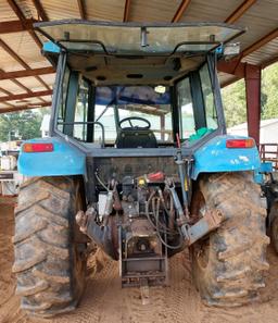 New Holland 7635 4x4 Enclosed Cab