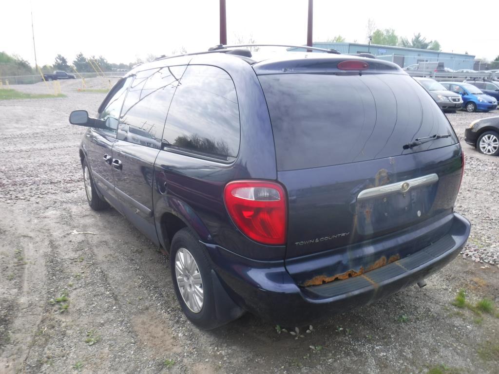 2005 Chrysler Town and Country