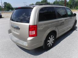 2009 Chrysler Town and Country