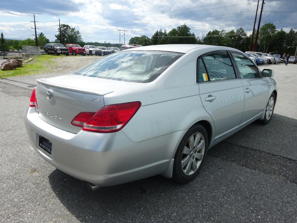 2005 Toyota Avalon