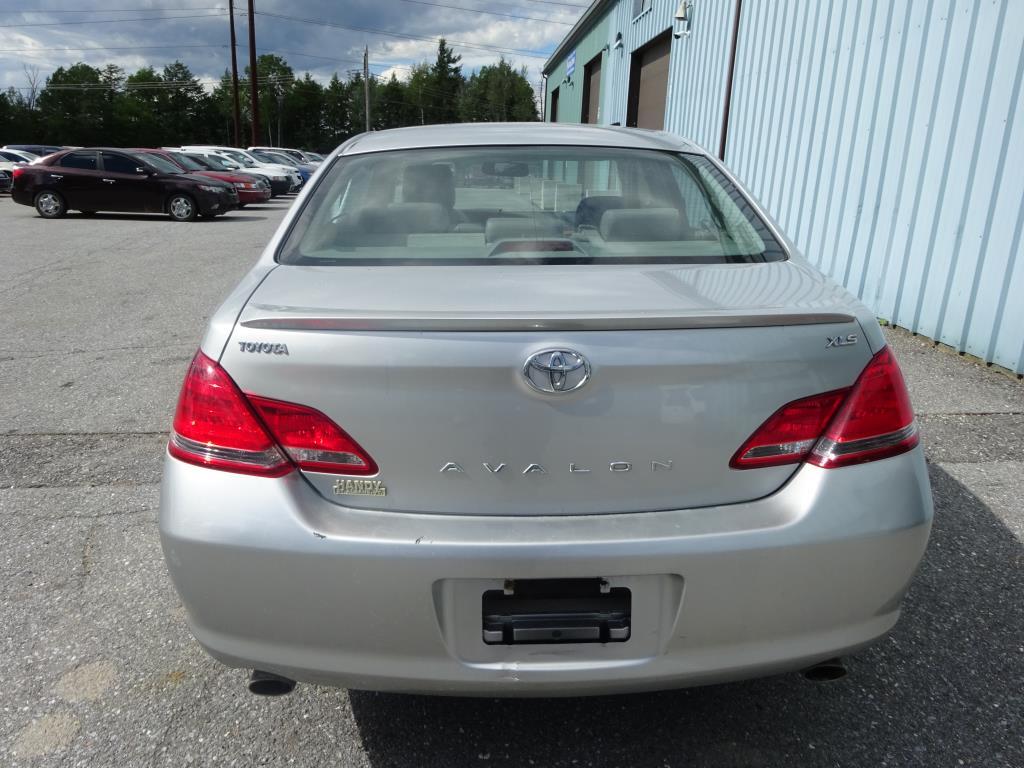 2005 Toyota Avalon