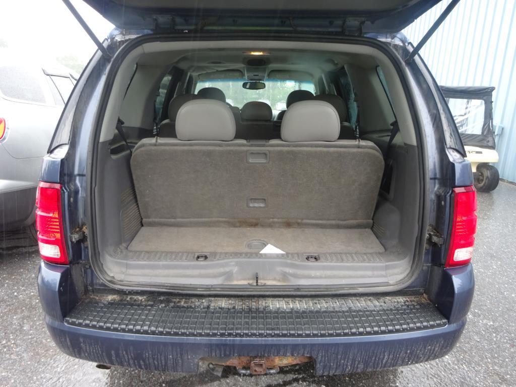 2004 Ford Explorer