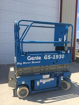 Genie GS-1930 DC Powered Scissor Lift, 25ft Maximum Working Height