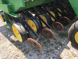 JD 750 grain drill,7 1/2" spacings, front dolly wheel, grass seed, agitator, S#750X008819 one owner