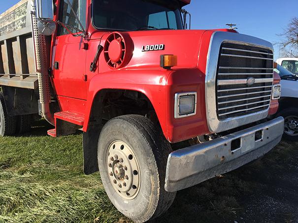 1995 L8000 8.3 Cummins, 8LL Trans, Tandem Axle, 427,627 miles, brake issues