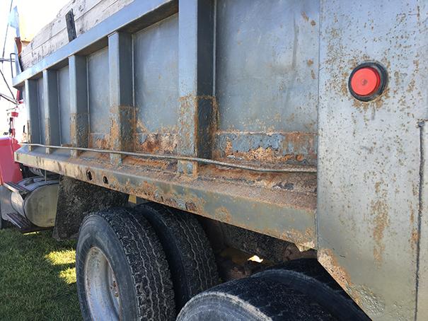 1995 L8000 8.3 Cummins, 8LL Trans, Tandem Axle, 427,627 miles, brake issues