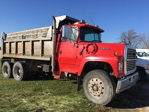 1995 L8000 8.3 Cummins, 8LL Trans, Tandem Axle, 427,627 miles, brake issues