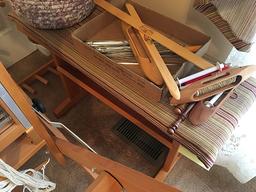 Schacht Spindle Floor Loom, 4 Treadles, 4 Shafts, As new with Bench