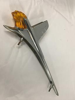 1953 Pontiac hood ornament