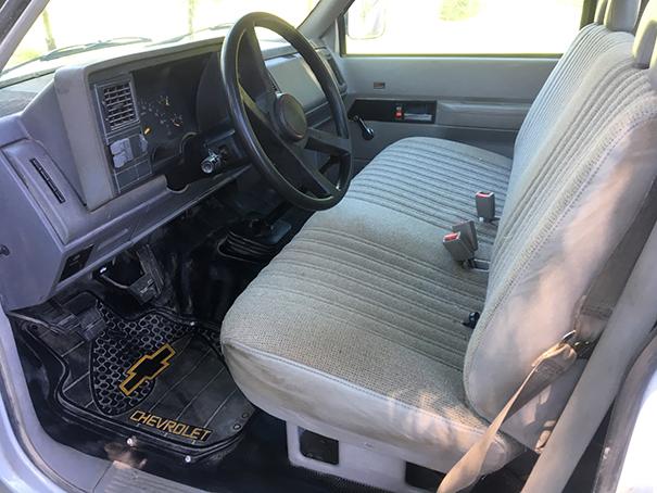 1993 GMC 1500 SL 2WD Reg Cab Pickup, 4.3 liter 6 cyl, 5 spd, 8 ft Bed, Only 65,710 miles, Runs Good.