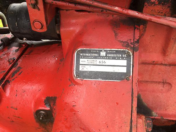 Farmall 656 Gas Tractor, W.F., Flat Top Fenders, 3pt, Rear and Side Hyd. Outlets