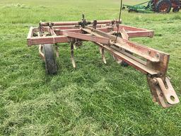 IH 7 Shank Pull Type Chissel Plow