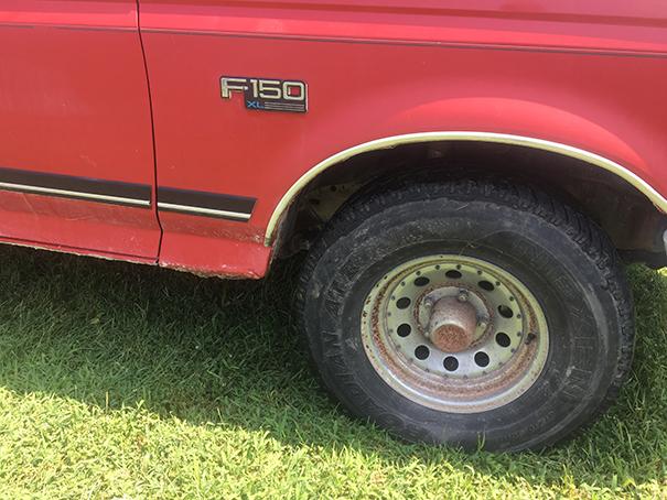 1992 F150XL, 4.9L 6cyl, automatic, 2wd, new battery, 8ft bed, 116,929 miles, runs and drives