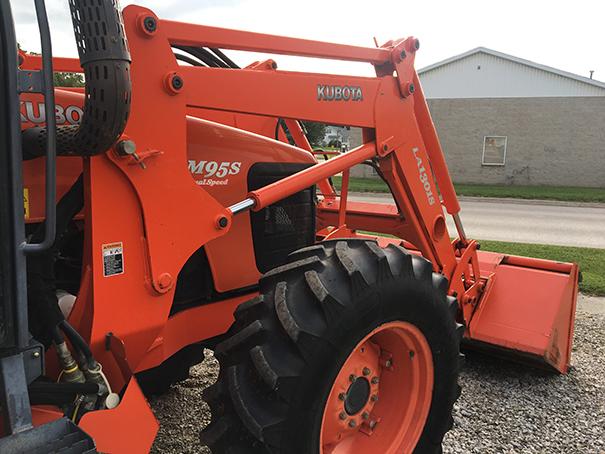 2006 Kubota M95S Dual Speed Cab Tractor, 18.4R-34 Tires, Rear weights 540 PTO