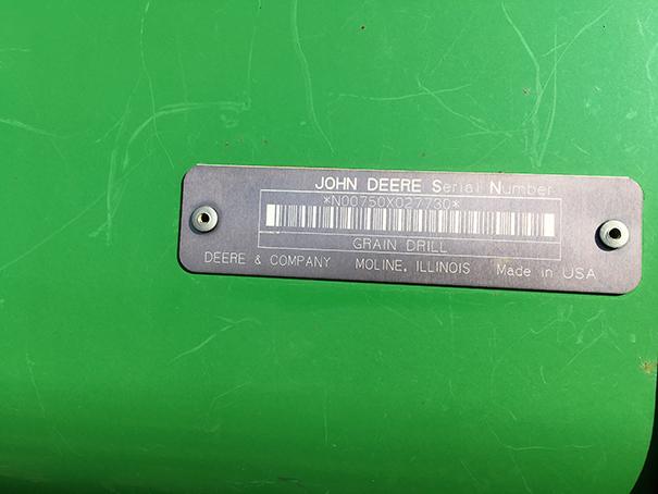 JD 750 15ft Drill, 7.5in spacings, Yetter markers, dual lift cylinders, S#N00750X027730