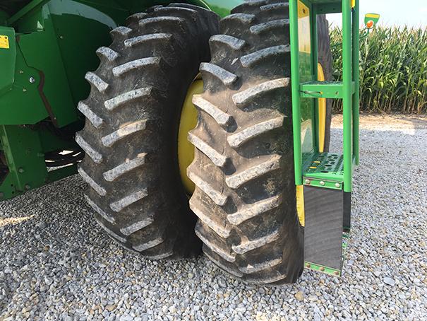 2011 JD 9670 STS 4wd Combine, auto trac ready, bullet rotor