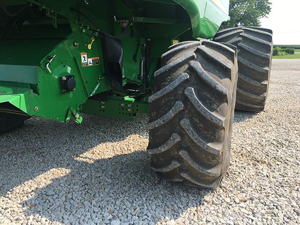 2010 JD 9870 STS 4wd Combine