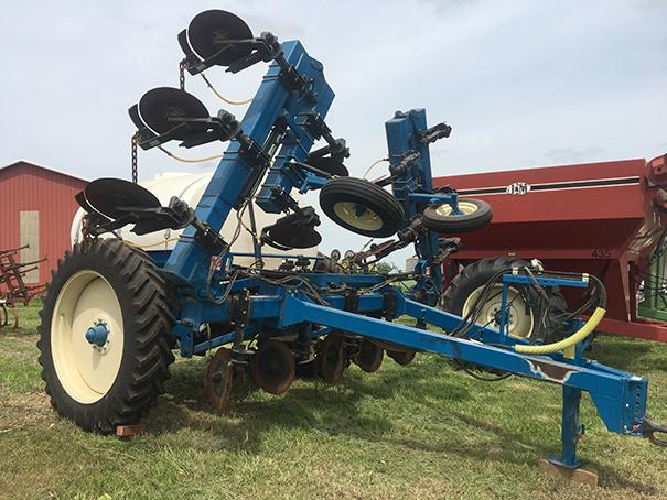 AG Systems Model 6400 liquid fertilizer applicator, Sells with Raven Control