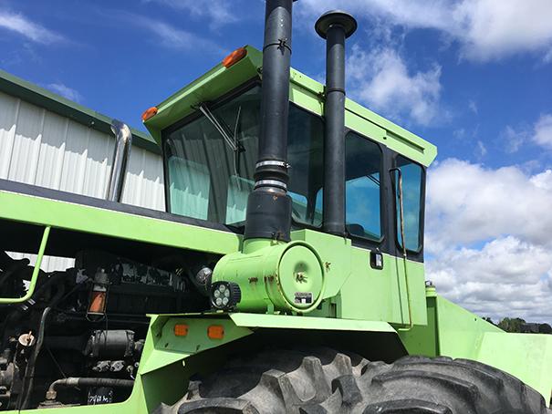 Steiger Cougar ST250 4x4 Articulated tractor, Caterpilar 3306 engine, 250 hp, 20/4 spd. Trans