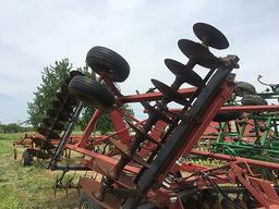 CASE IH 496 disk 22 ft., 9 in. spacings, 19 in. front blades and back blades S#0156931