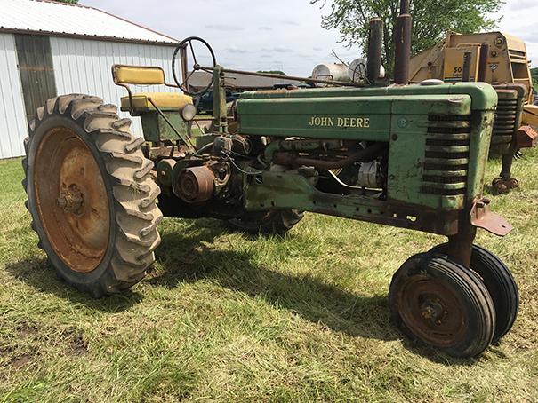 JD B tractor, non running