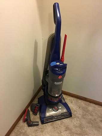 Hoover wind tunnel vacuum