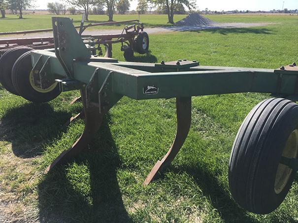 JD 915 7 shank V-Ripper, quickhitch, landwheels, c-shank, S# IN00915X0335025