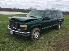 1997 GMC Suburban 1500 SLT, Good Firestone Tires, Reece Hitch, 203,877 Miles, Solid Body