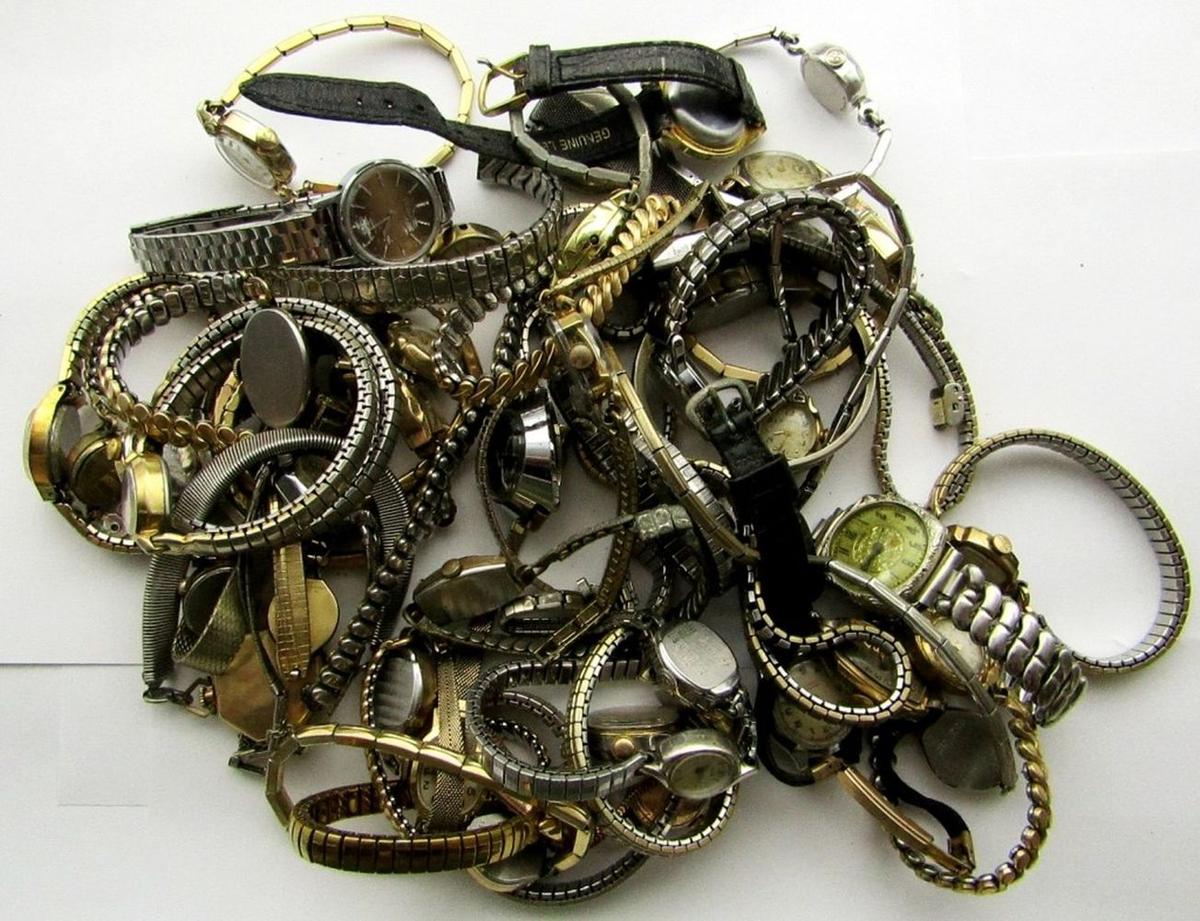 BAG OF 50 ANTIQUE & VINTAGE WRISTWATCHES