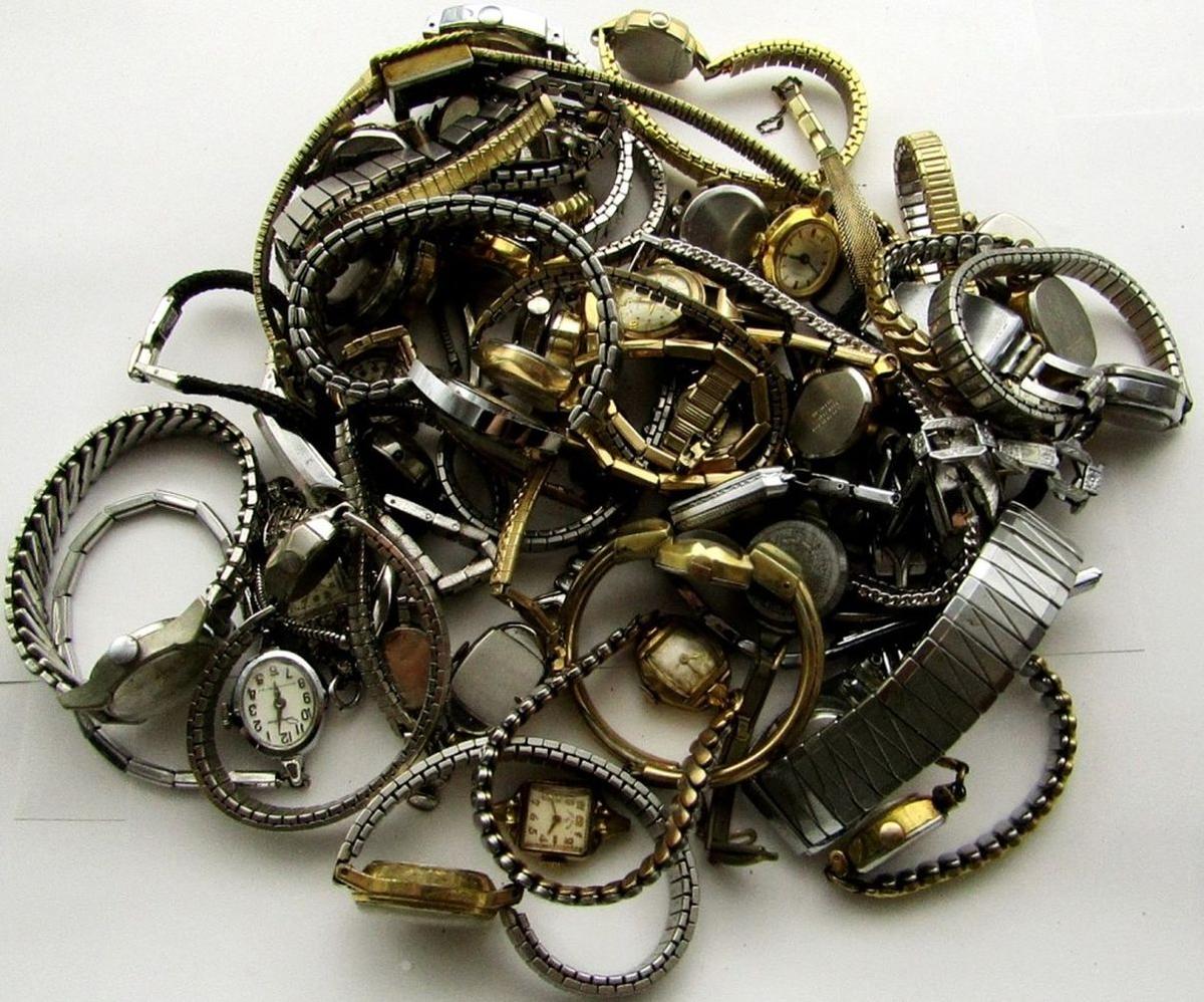 BAG OF 50 VINTAGE LADIES WRISTWATCHES.