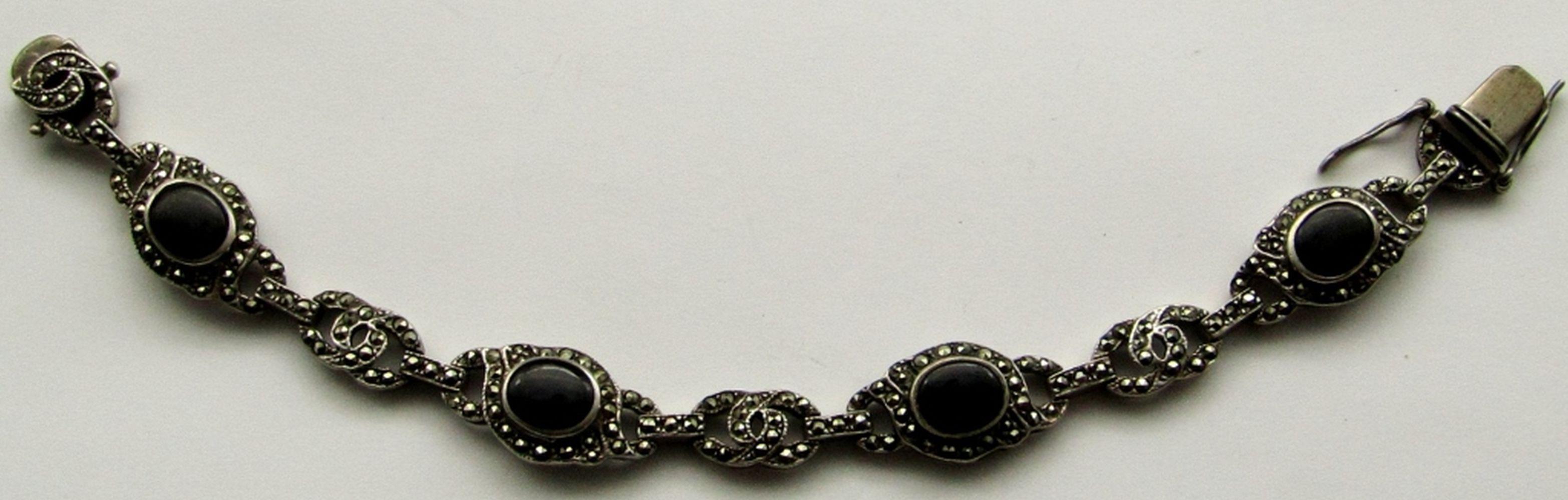 ANTIQUE STERLING 7" BRACELET WITH ONYX STONES