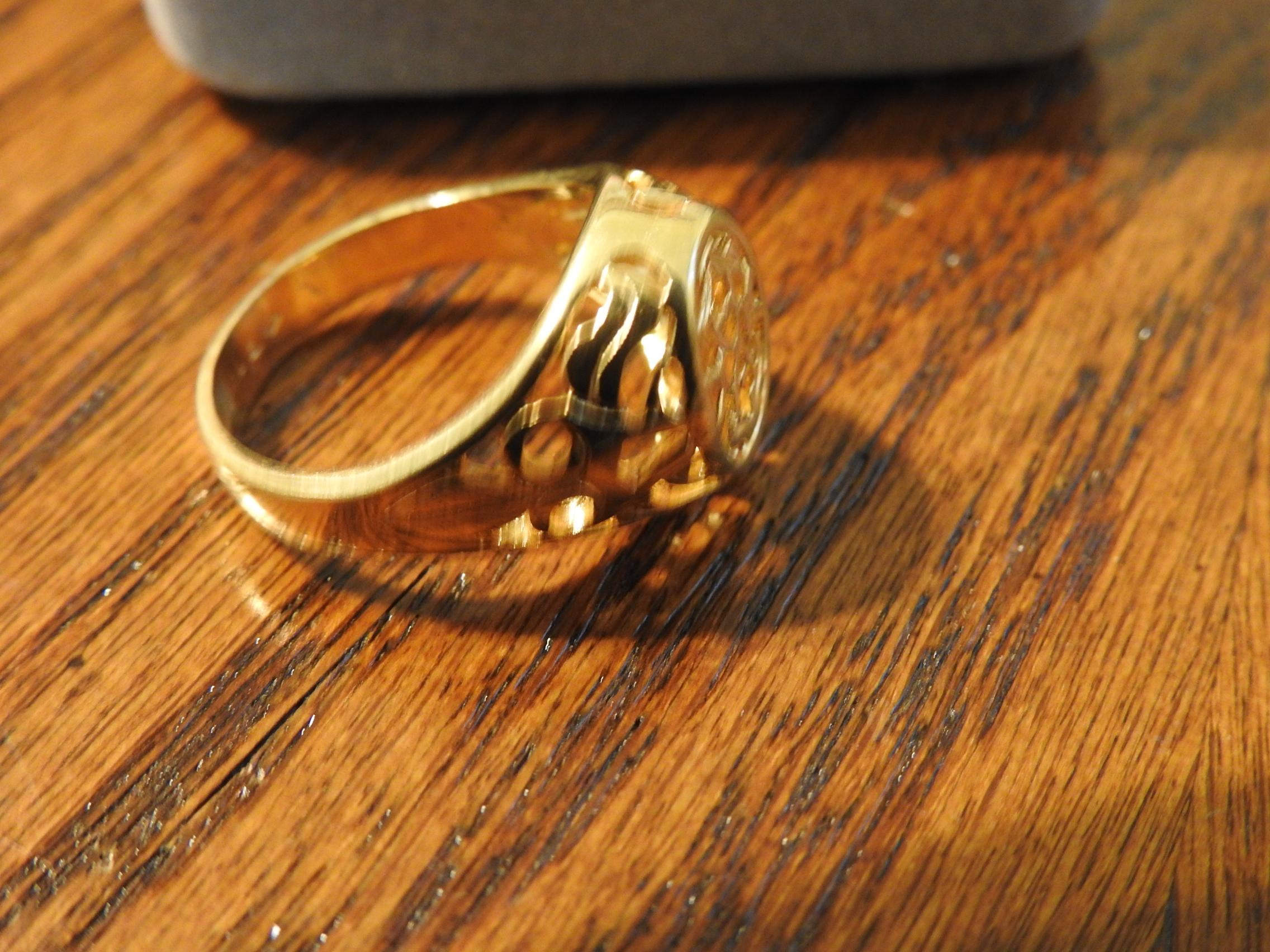 18k womens ring