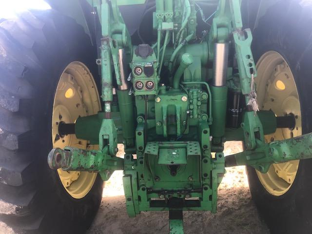 John Deere 7410