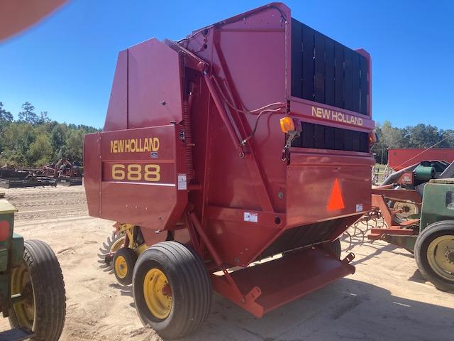 New Holland 688 Round Baler