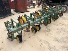 John Deere 4RW RM Cultivator