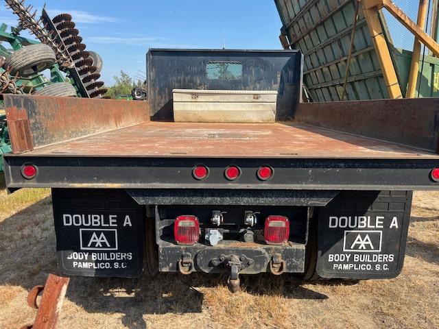 2003 Ford F750 Flatbed Truck