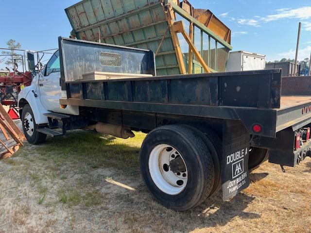 2003 Ford F750 Flatbed Truck