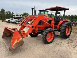 Kubota M4900 Tractor 4WD w/ Loader