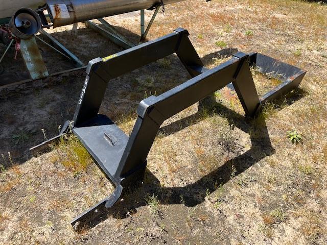 Ford / New Holland 8000 Series Tank Bracket