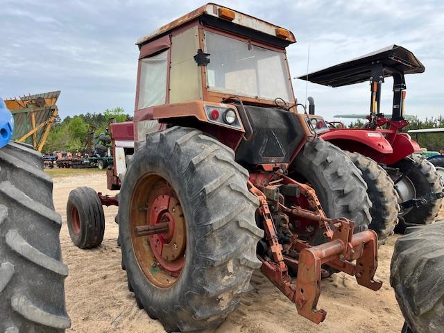 International 1086 Tractor