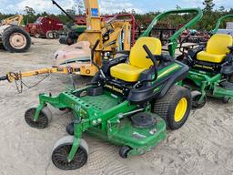 John Deere Z915E Mower