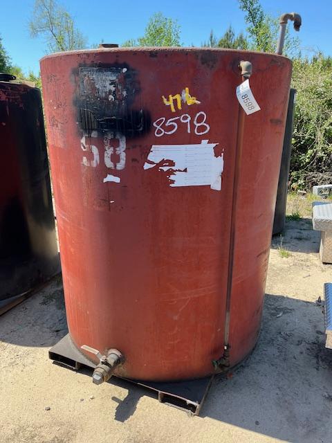 (1) Apx. 500 Gallon Fuel Tank On Skids