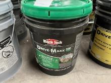 (1) Bucket Drive-Maxx 500 Blacktop Filler Sealer